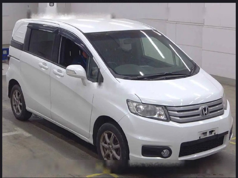 Honda Freed Spike 2013