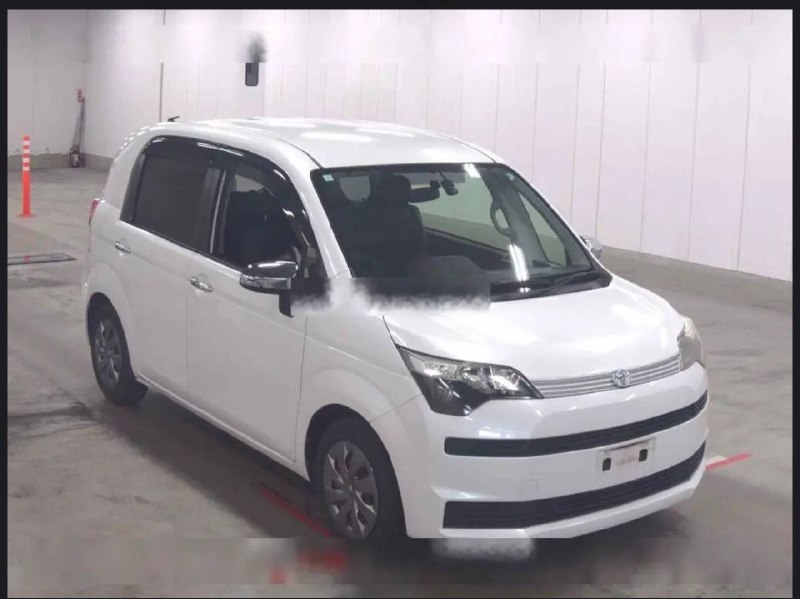 Toyota Spade 2015