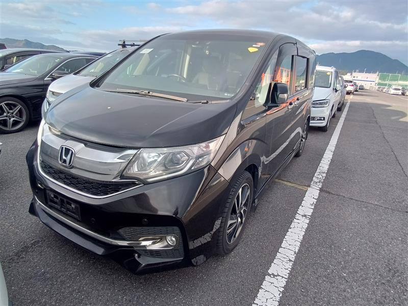 Honda StepWagon 2016