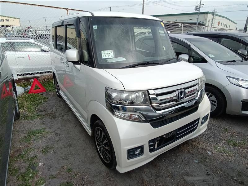 Honda N-BOX 2016