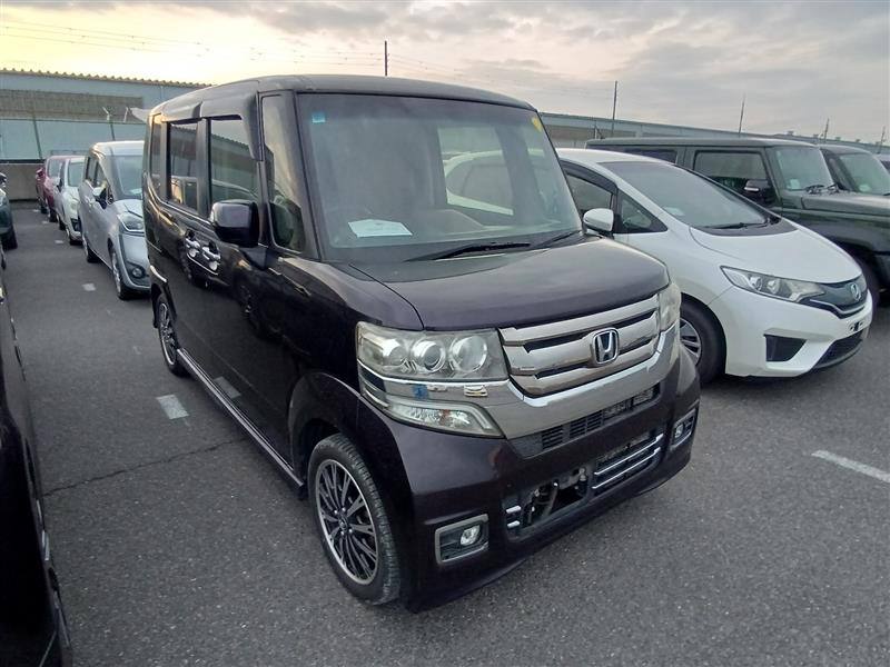 Honda N-BOX 2016