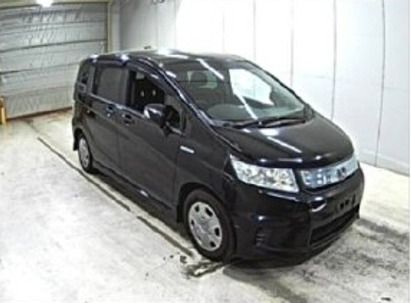 Honda Freed Spike 2014