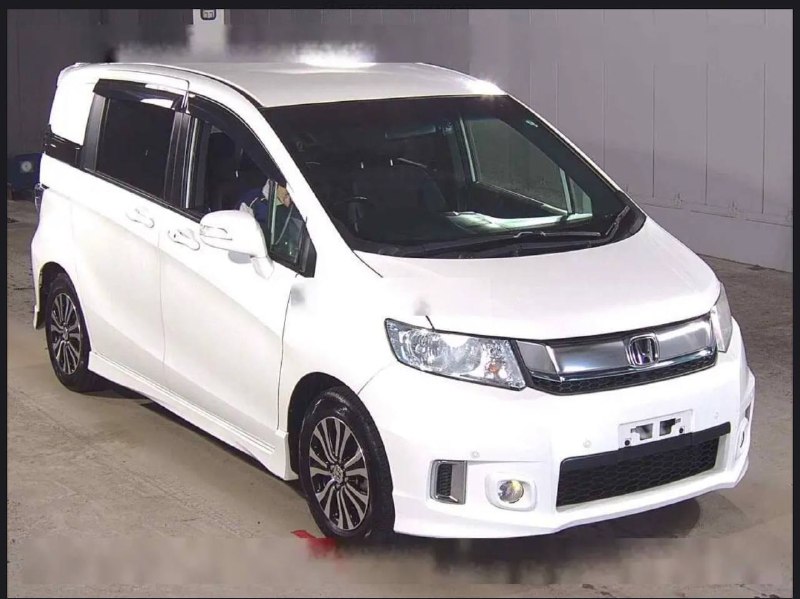 Honda Freed Spike 2014