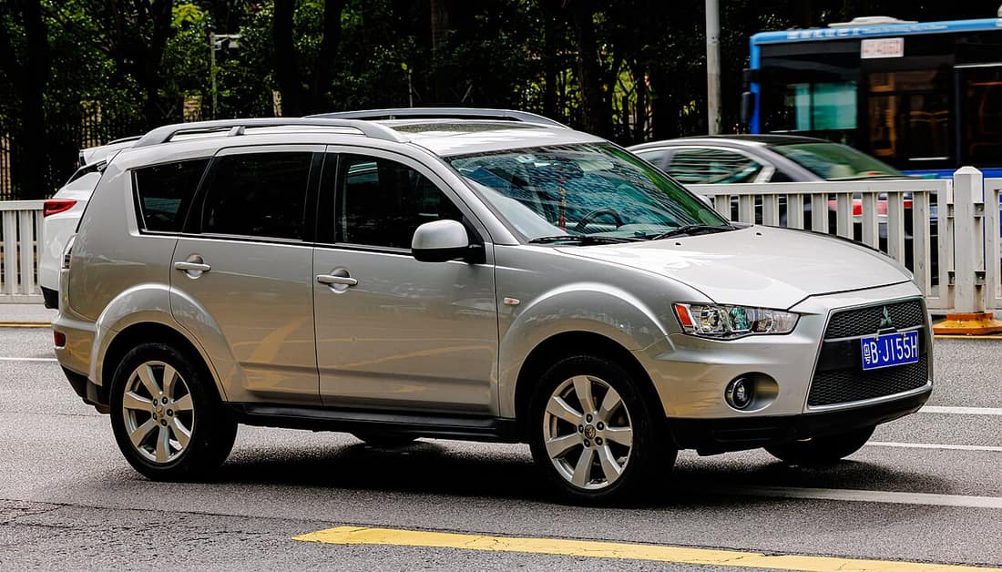 Mitsubishi Outlander, 2005–2011