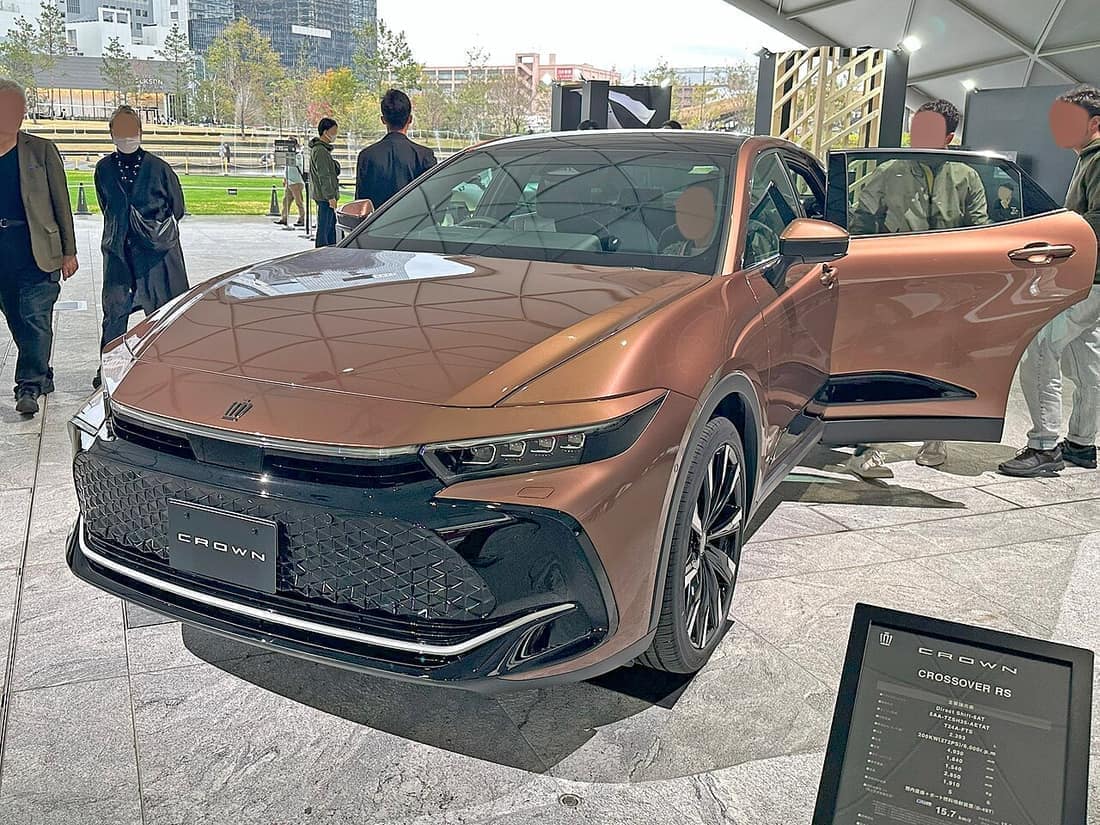 Toyota Crown, 2022–н. в.