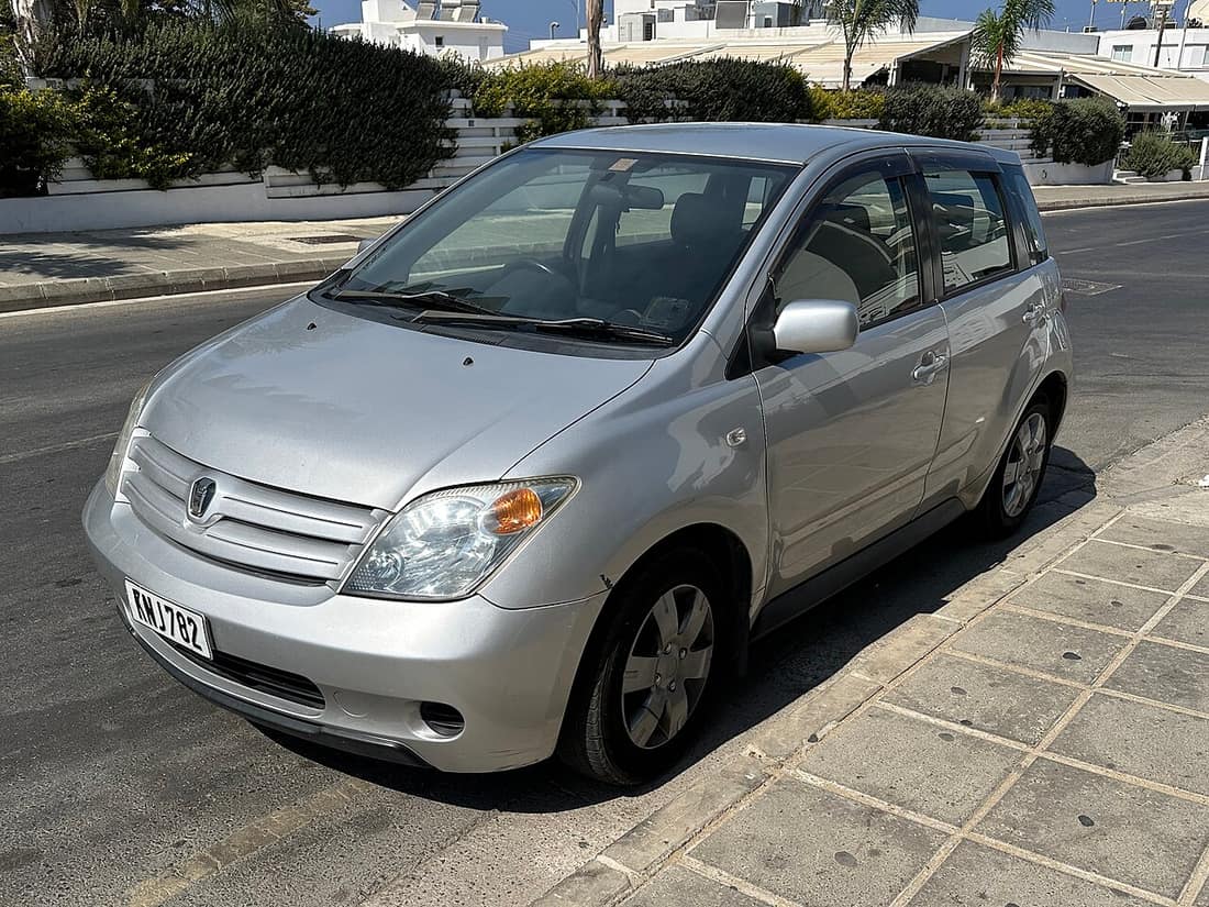 Toyota ist, 2002–2006