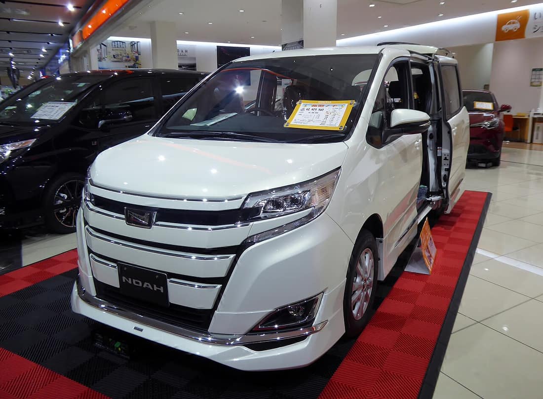 Toyota Noah, 2014–2021