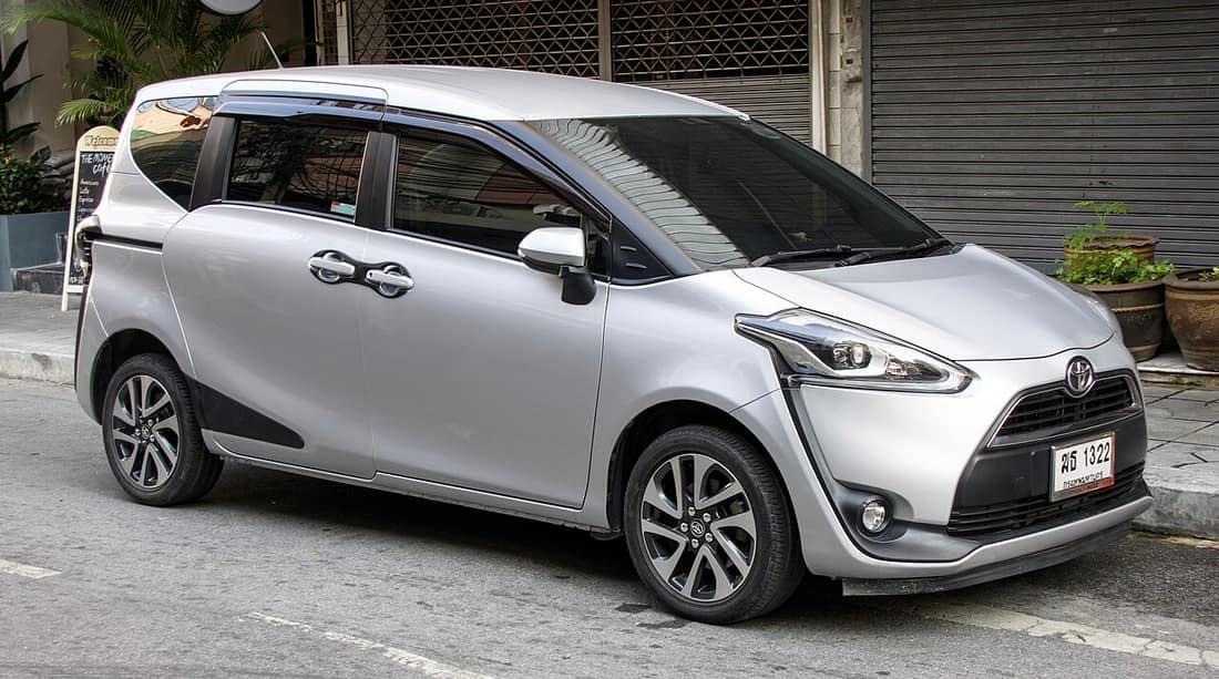 Toyota Sienta, 2015–2017