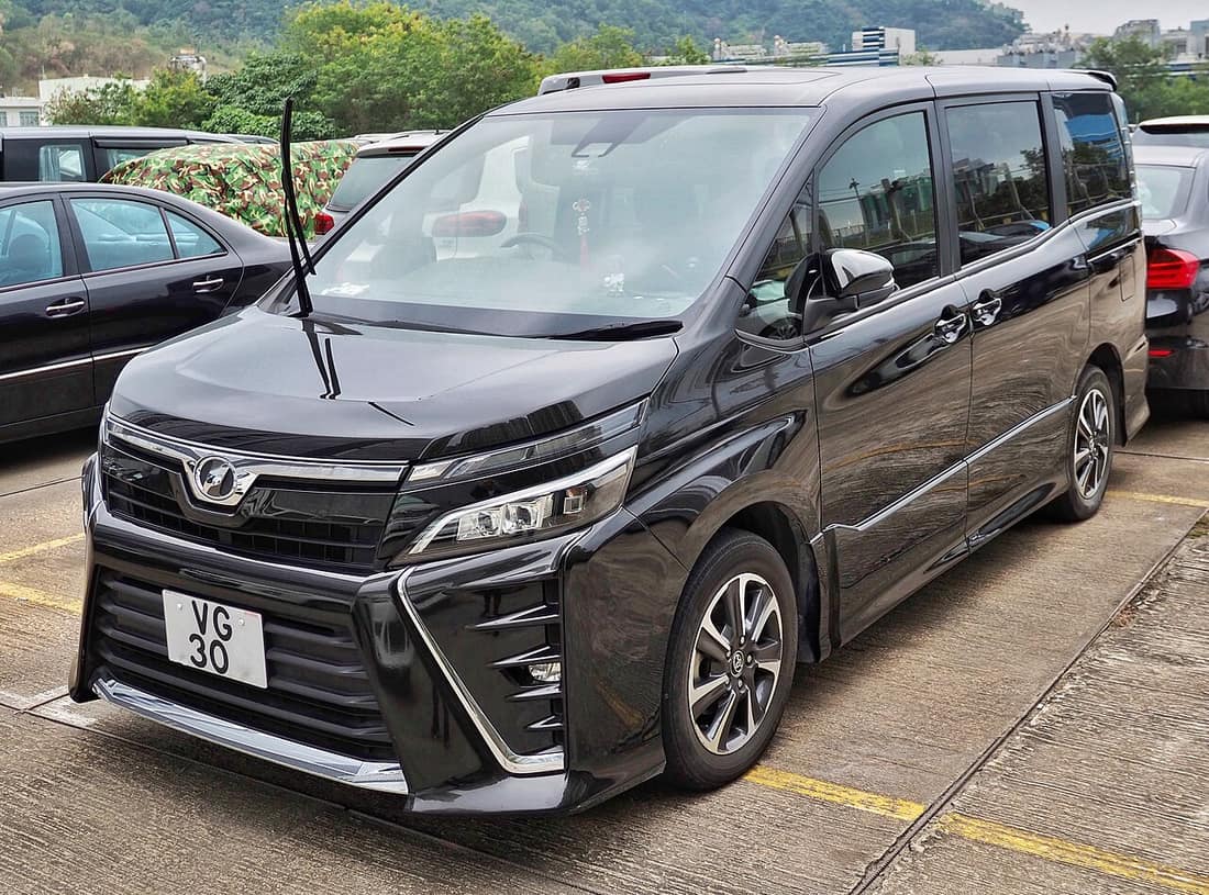 Toyota Voxy, 2017–2021